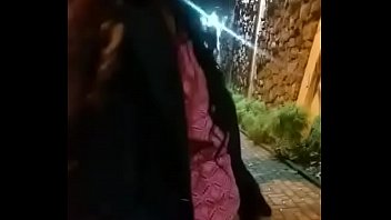 Soraia Pé_rola se exibindo na rua