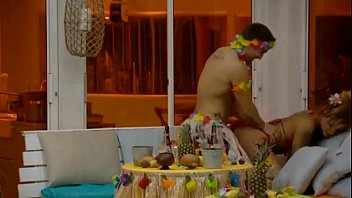 Reality Show- BB - Sexo na festa  havaiana